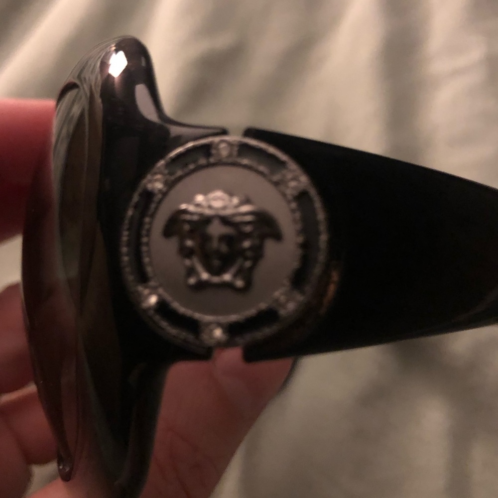 Versace sunglasses - Picture 3 of 5
